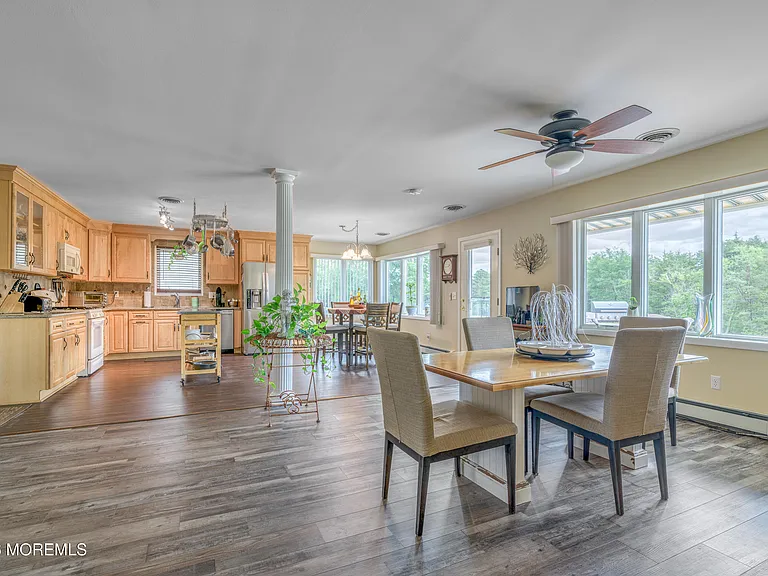 251 Westbrook Dr — Photo 9