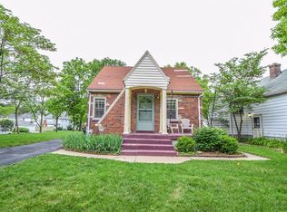 407 Triangle Ave, Oakwood, OH 45419