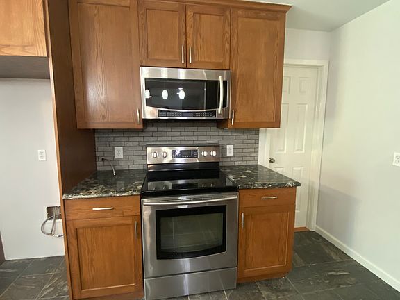 3rd image of 1502 Wood Rock Dr