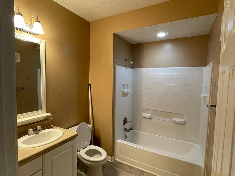 1905 N Lincoln Ave #227 — Photo 3