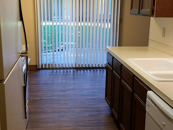 Dining Room Cedars Apts