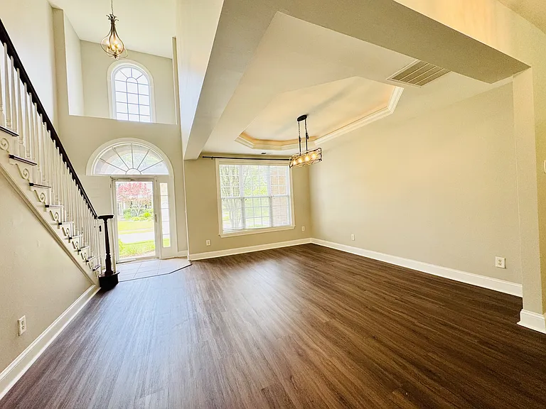 3571 Brampton Dr — Photo 8