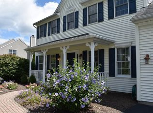 25 Bergen Woods Dr, Cohoes, NY 12047