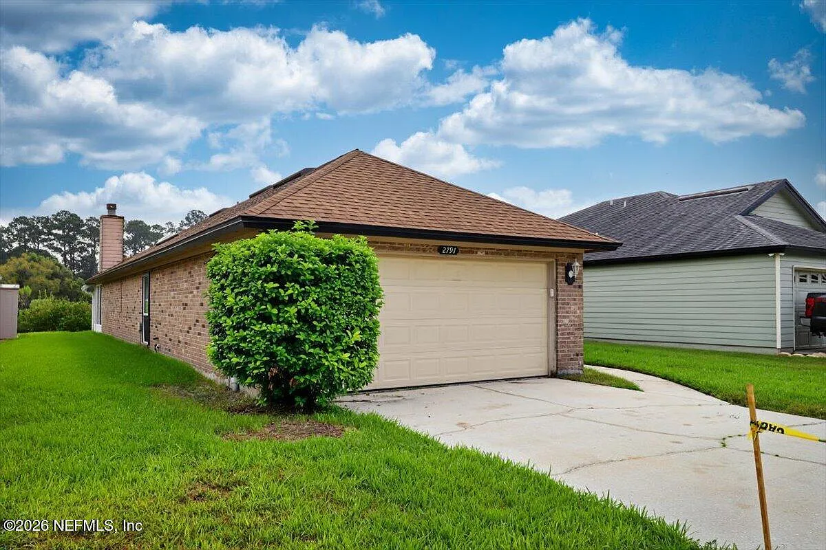 3 bed, 4.0 bath, 1577 sqft, $1,825 — Photo 4