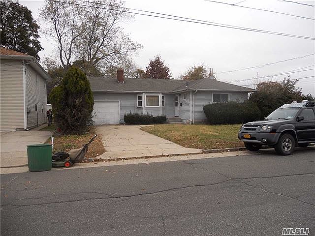 1st image of 919 Park Ave
