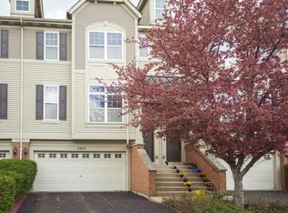3373 Kentshire Cir, Aurora, IL 60504