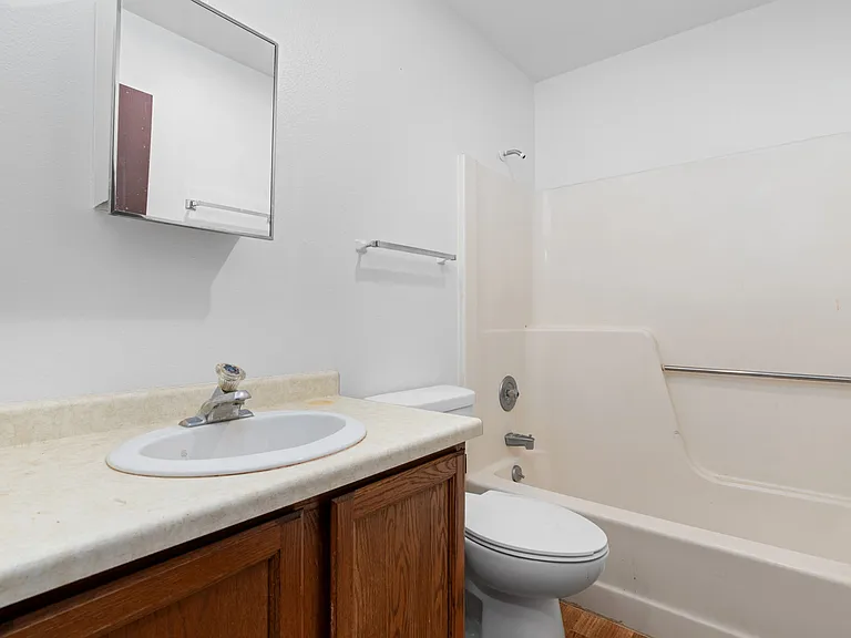110 N Commercial Street — Photo 14