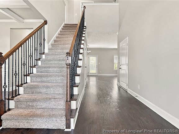 3rd image of 321 Cornhill Rd