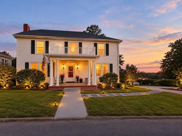 40 High St, Rocky Mount, VA 24151