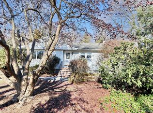 160 Pascack Road, Chestnut Ridge, NY 10965