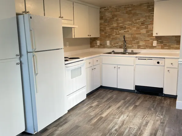 581 W Lincoln Ave #201, Clovis, CA 93612