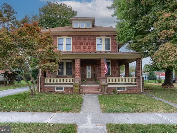 325 E Penn Ave, Cleona, PA 17042