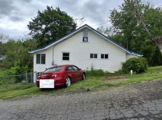 301 Bertha St, Pulaski, VA 24301