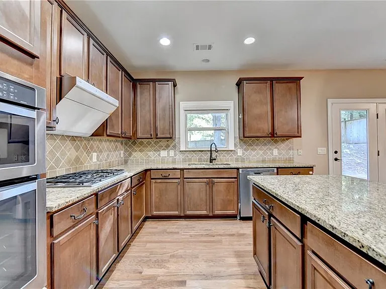 3709 Union Park Dr — Photo 16