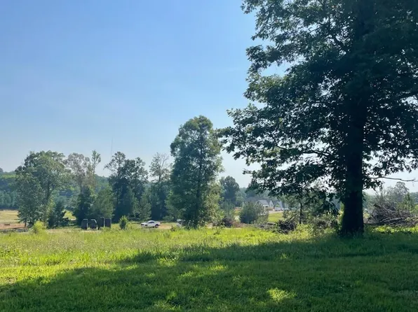 300 Forest Ridge Dr, Paducah, KY 42003