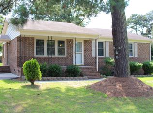 2132 Oriole Cir, Sanford, NC 27330