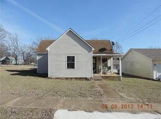 302 S Vandervoot St, Desloge, MO 63601