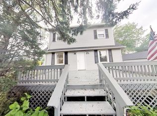 300 Bonnie Brae Ln, Willowbrook, IL 60527