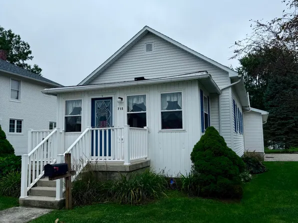 715 E Madison St, Gibsonburg, OH 43431