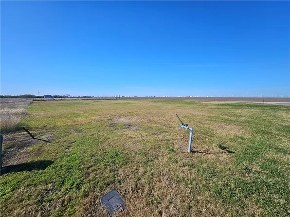 17 County Road 2226 Cir, Taft, TX 78390