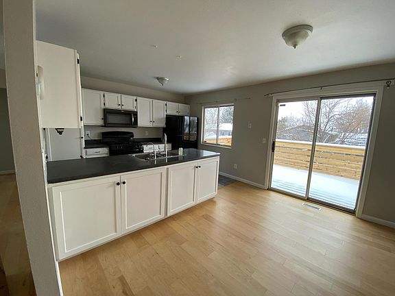 4th image of 305 Brome Ave