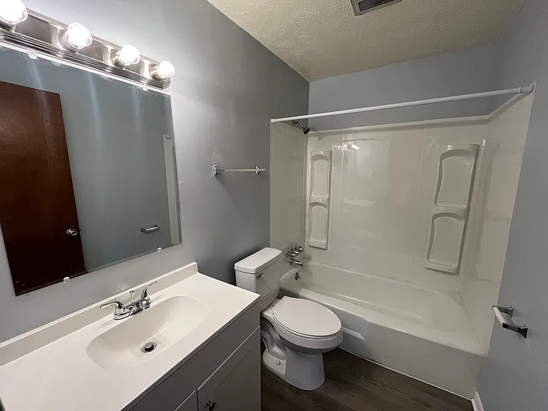 1023 N Chapel St #6 — Photo 9