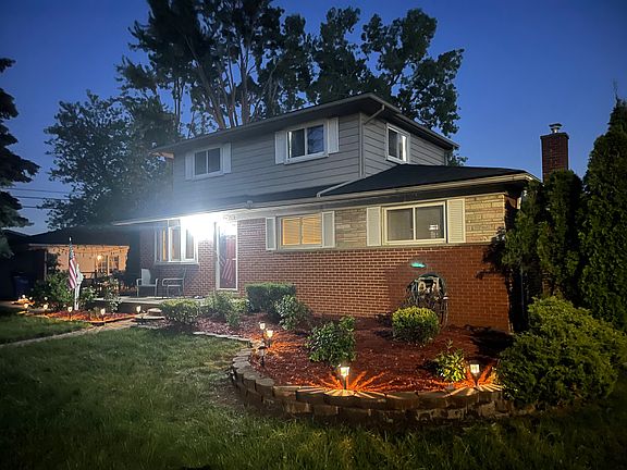 3rd image of 4420 Stratford Dr