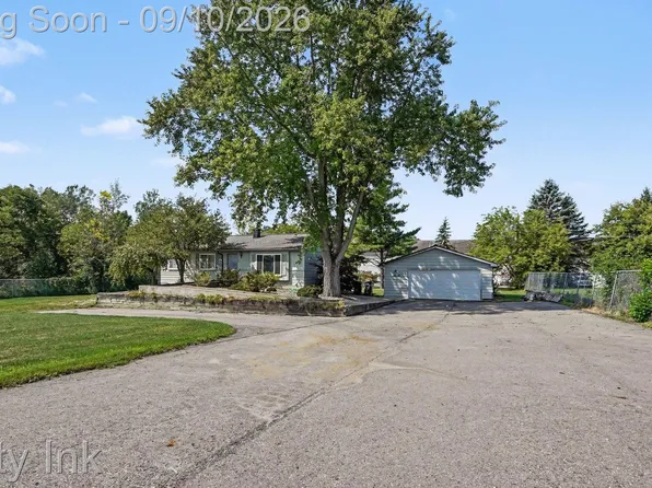 11260 Lemen Rd, Whitmore Lake, MI 48189