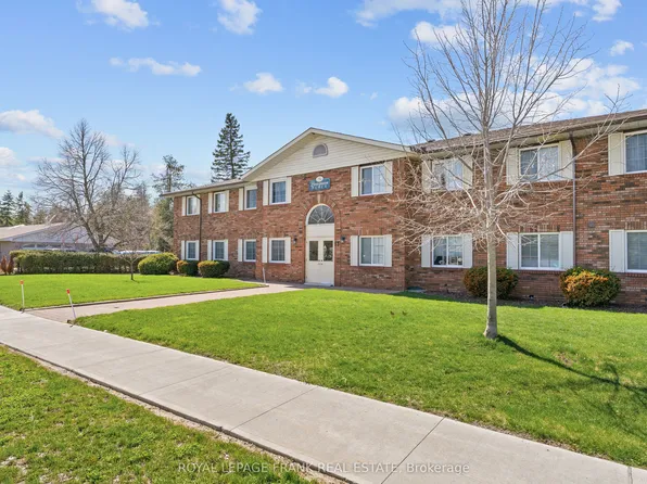 15 Clifton St #102, Kawartha Lakes, ON K0M 1N0