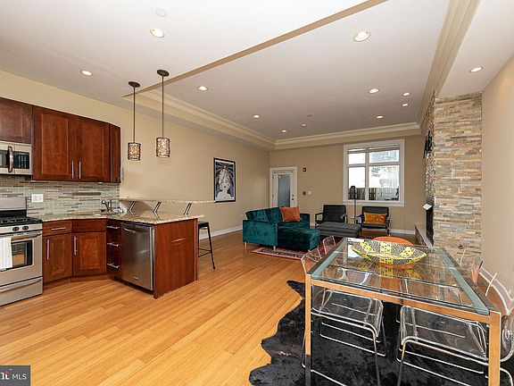 5th image of 1529 Fairmount Ave #1