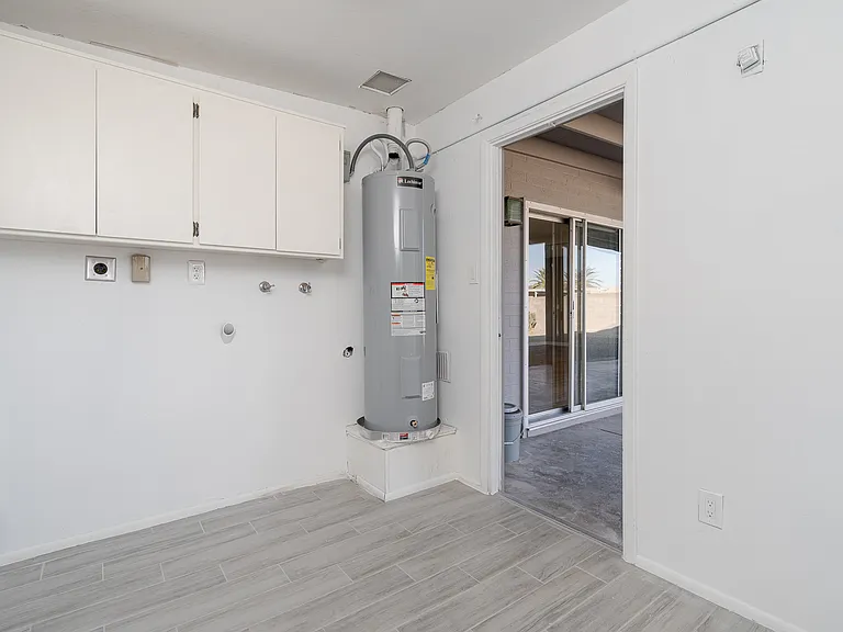 5010 W Beverly Ln — Photo 19