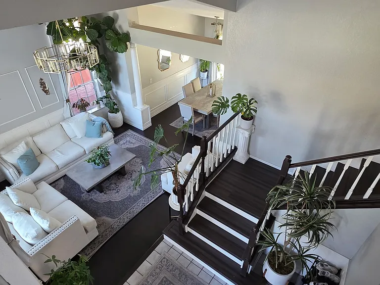 430 Guinevere Ct — Photo 30