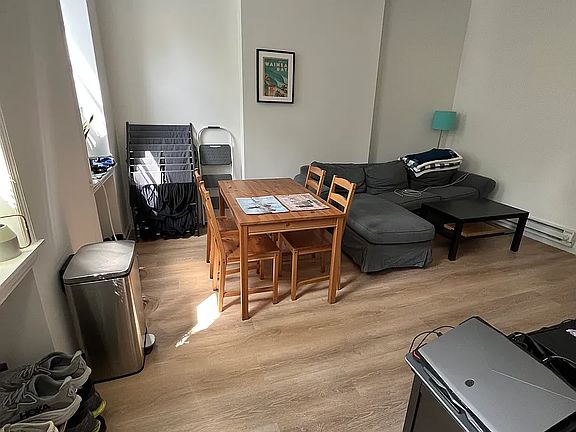 4th image of 355 E 77th St APT 2