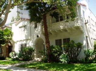 132 S Oakhurst Dr APT 2, Beverly Hills, CA 90212