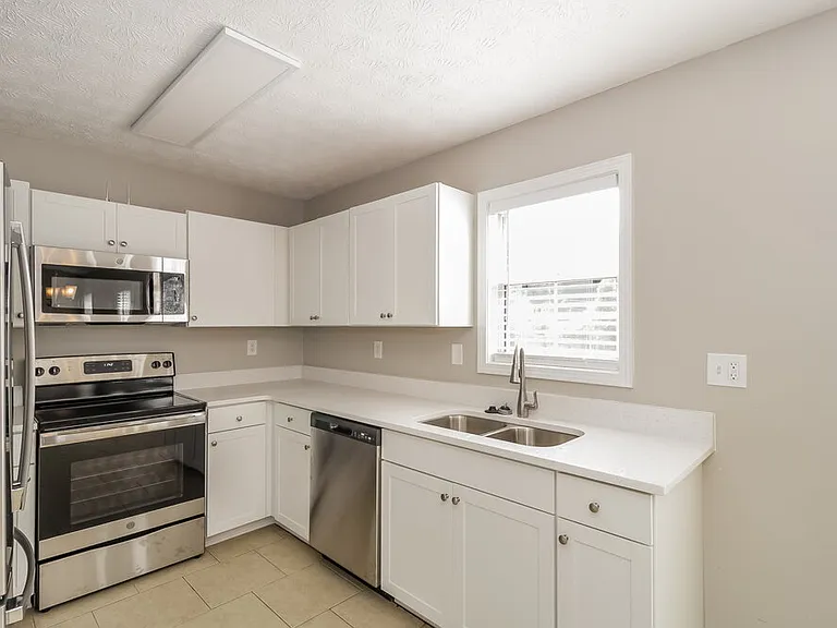 88 Ann Cir SE — Photo 8