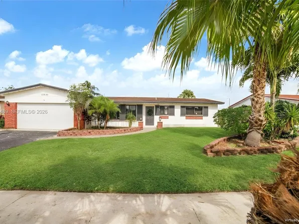 11941 NW 23rd St, Pembroke Pines, FL 33026