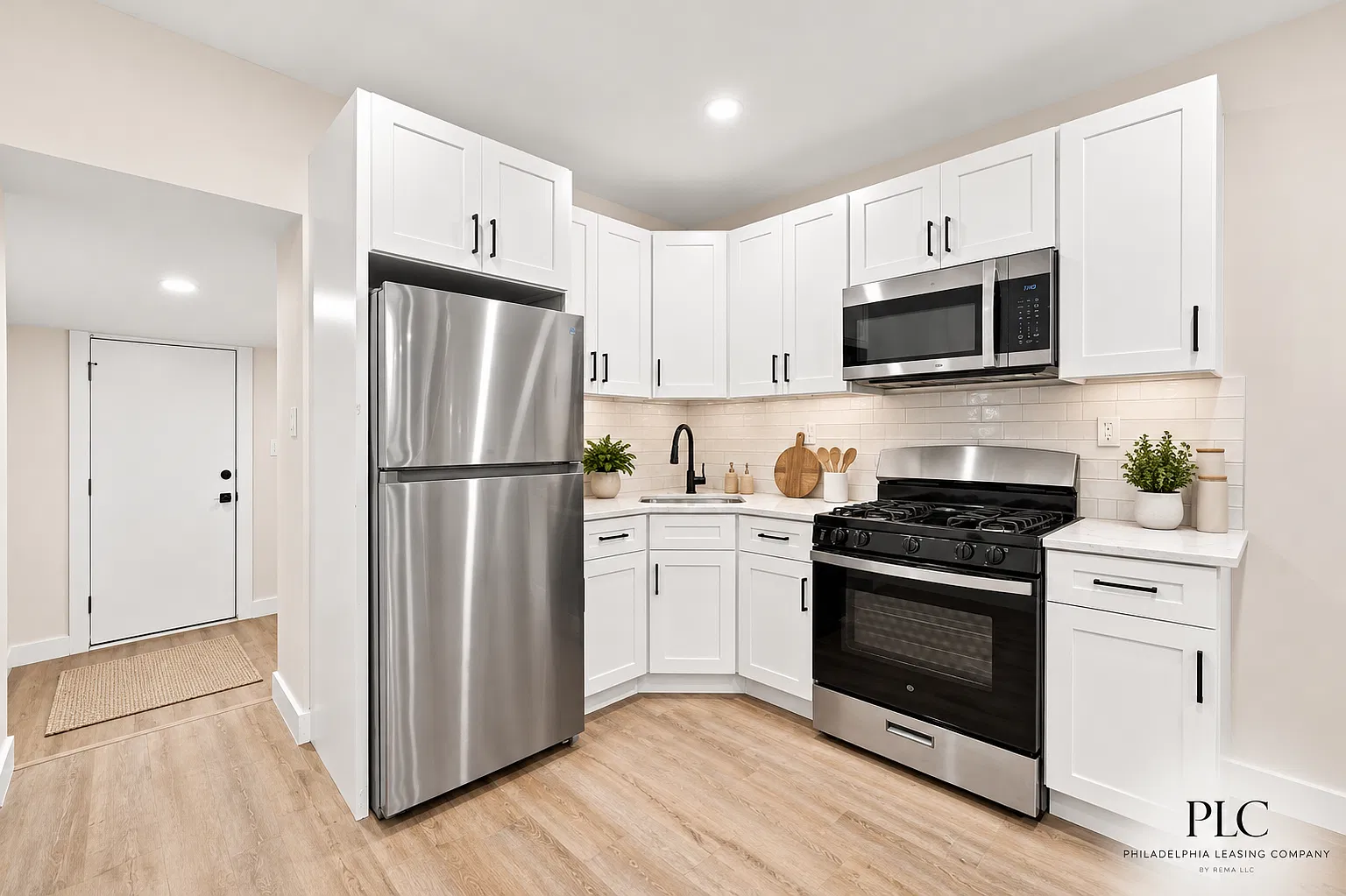 3 bed, 1148 sqft, $2,095 — Photo 1