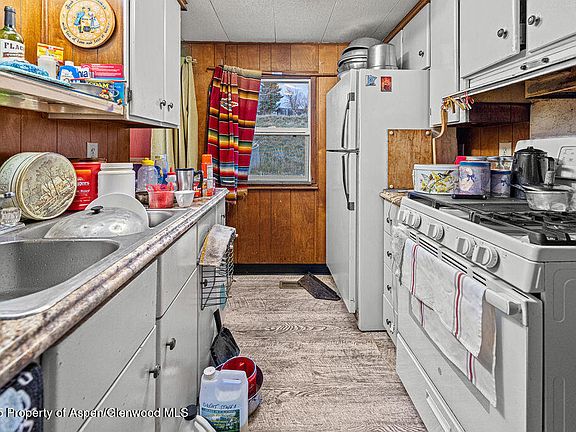 3rd image of 825 E 7th St Trlr 25