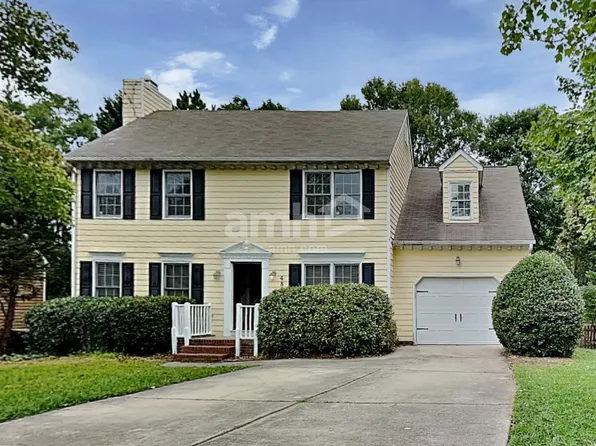 4804 Crofton Springs Ct, Greensboro, NC 27407