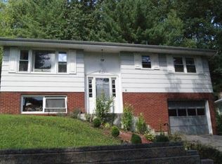 26 Woodland Rd, Lock Haven, PA 17745