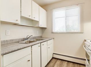 Delton Place, Edmonton, AB T5B 3R8