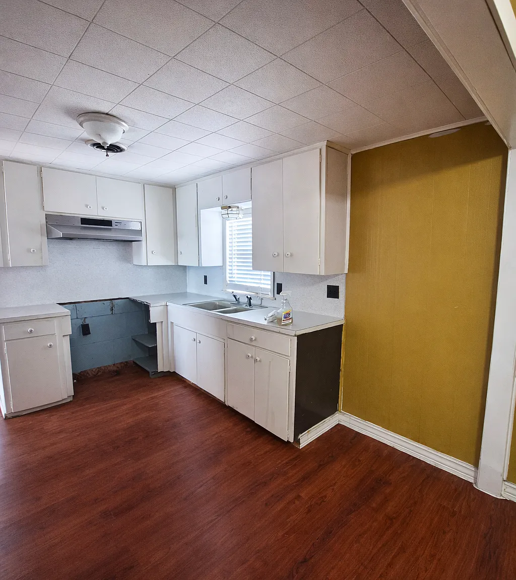 3 bed, 1344 sqft, $698 — Photo 2