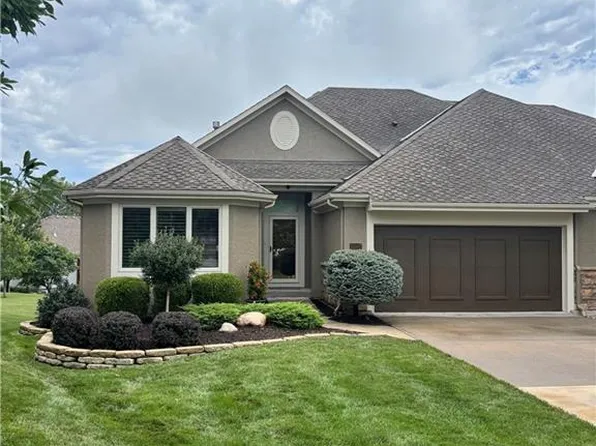 10007 Millstone Dr, Lenexa, KS 66220