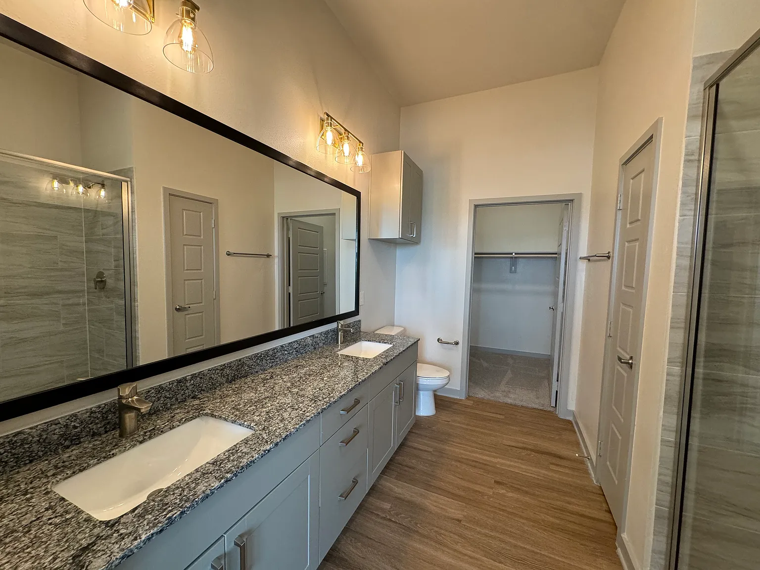 2 bed, 1165 sqft, $1,699 — Photo 4