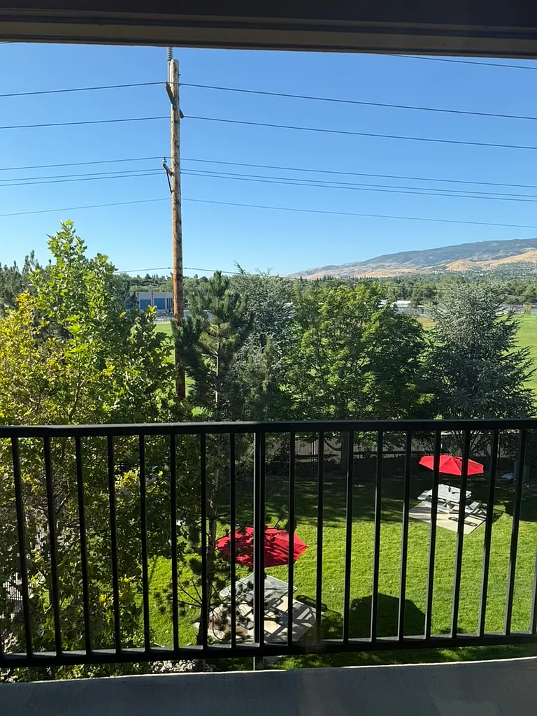 Studio, 550 sqft, $1,699 — Photo 4