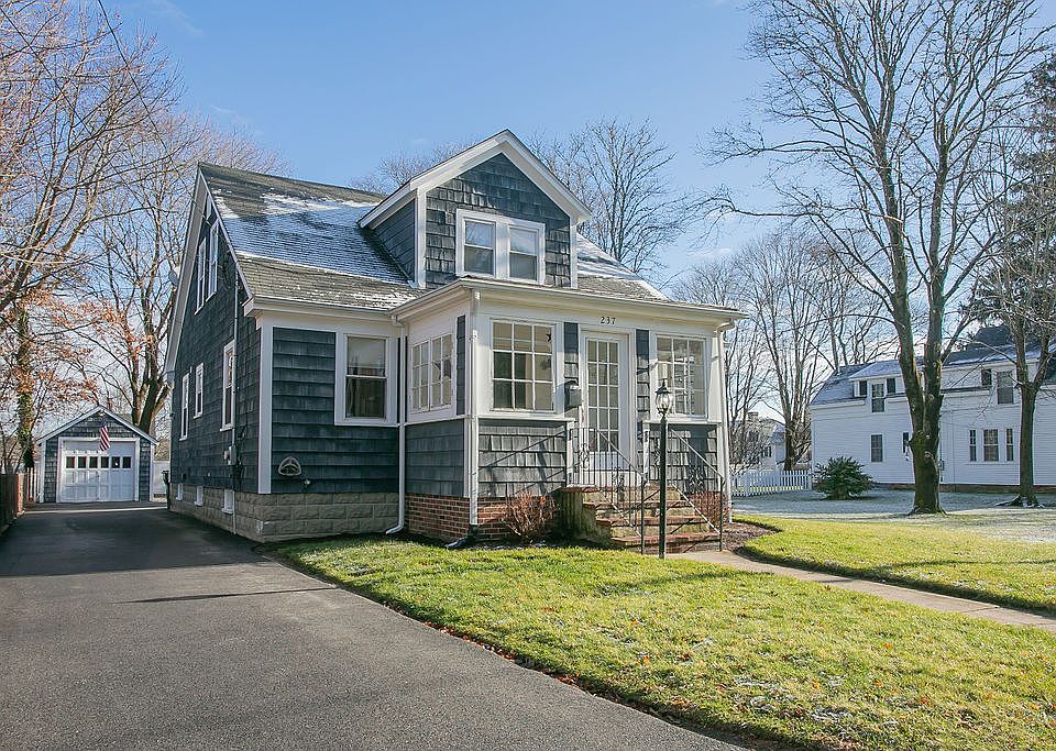 237 High St, Wareham, MA 02571 Zillow