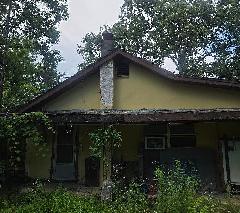 1st image of 1433 Rolling Hills Road