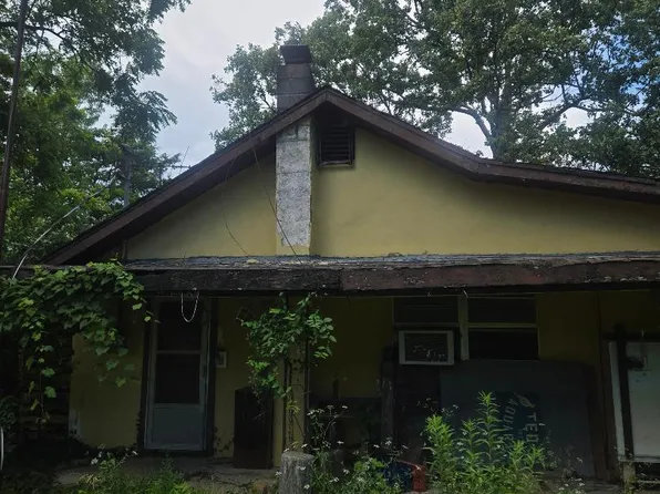 1433 Rolling Hills Road, Lebanon, MO 65536