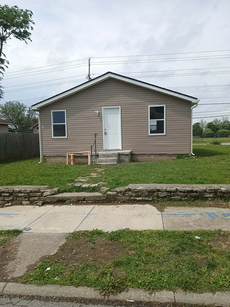 Building Photo - 1022 Parry St
