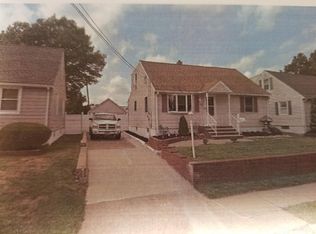 176 Old Rd, Sewaren, NJ 07077